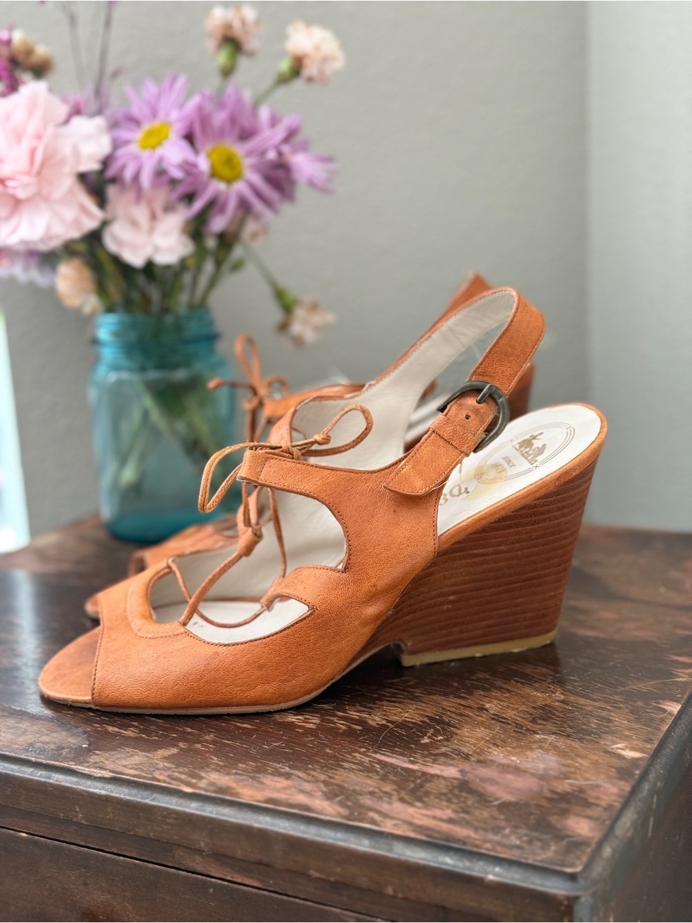 DELMAN Sz 9.5 Lace Up Wedges Sandals Brown Leather Peep Tow Wood Tone Heel